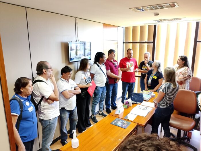 Representantes da FASUBRA percorrem o Congresso Nacional em busca de apoio às demandas da Categoria. 1