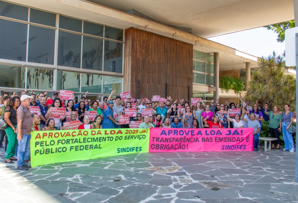 Técnico-Administrativos em Educação paralisam atividades pela LOA 2025 e pelo cumprimento integral do acordo de greve 1