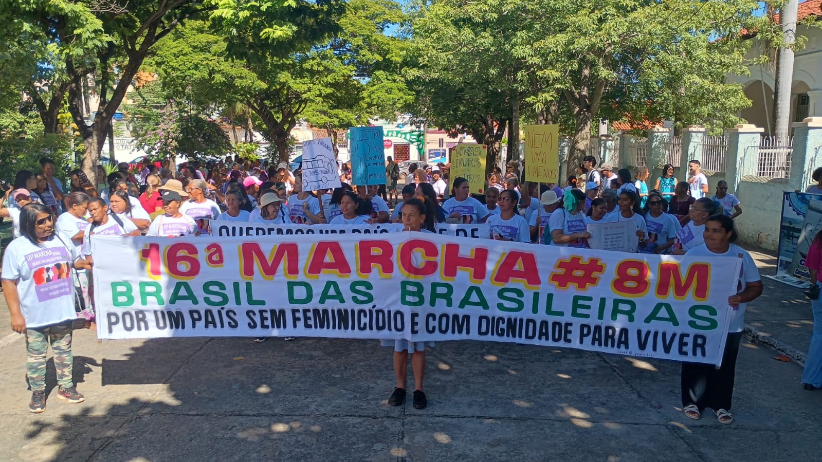 Em Montes Claros, SINDIFES participa de ato no Dia Internacional das Mulheres 2