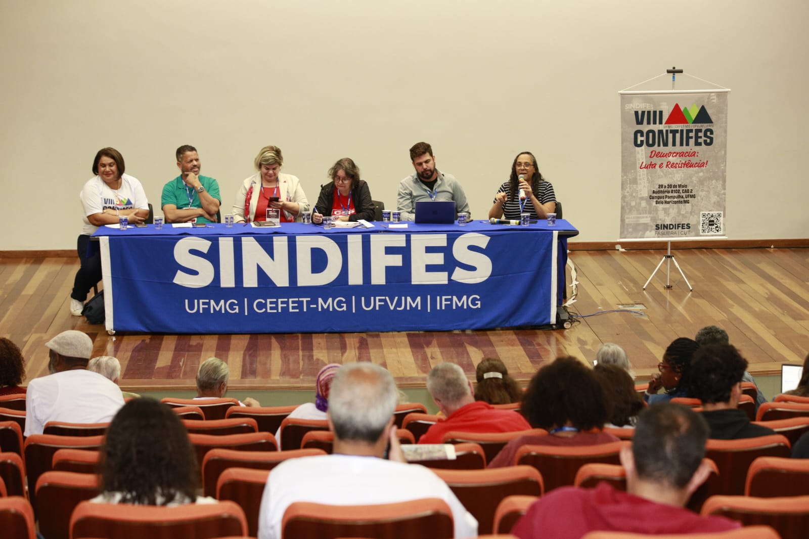 Primeiro dia do VIII é marcado por debate sobre Democracia e apresentação do livro "30 anos do SINDIFES: um lugar-refúgio para a memória" 4