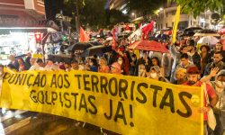 Manifestantes tomam as ruas de Belo Horizonte em Defesa da Democracia e contra os atos terroristas dos bolsonaristas 3