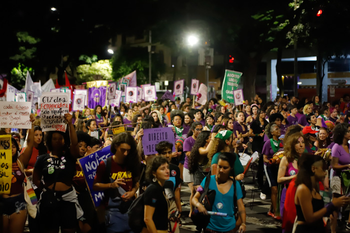 Mulheres tomam as ruas de Belo Horizonte para exigir o fim da violência de genêro e igualdade 8