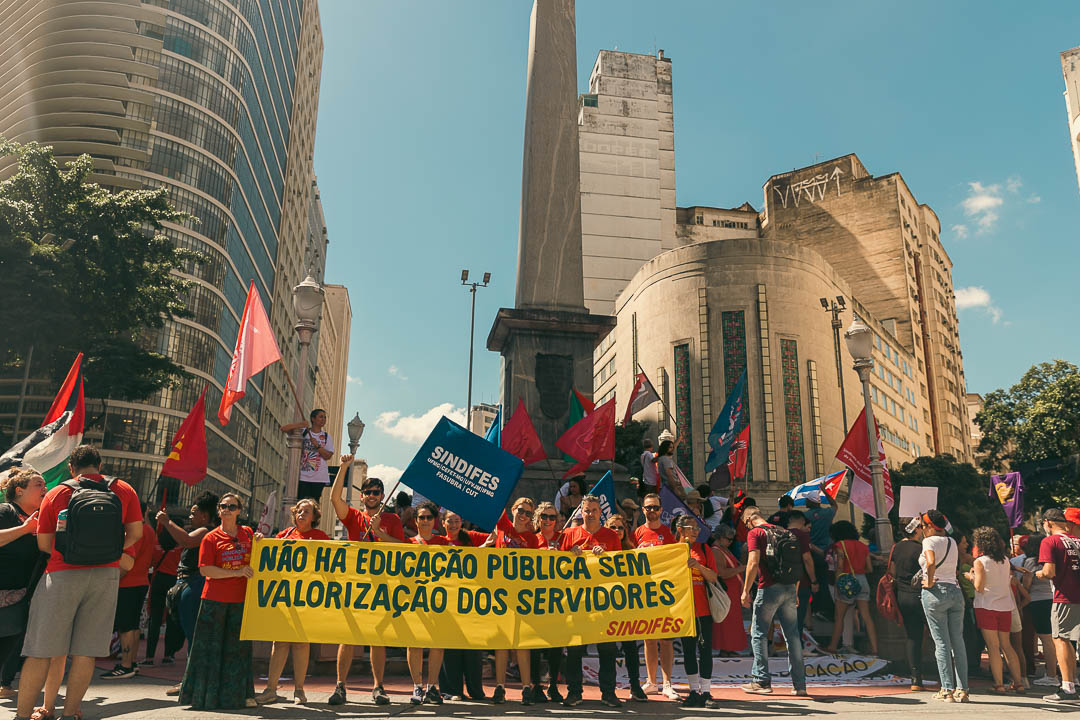 Técnico-Administrativos em Educação ocupam as ruas de BH no Dia da Trabalhadora e do Trabalhador 2
