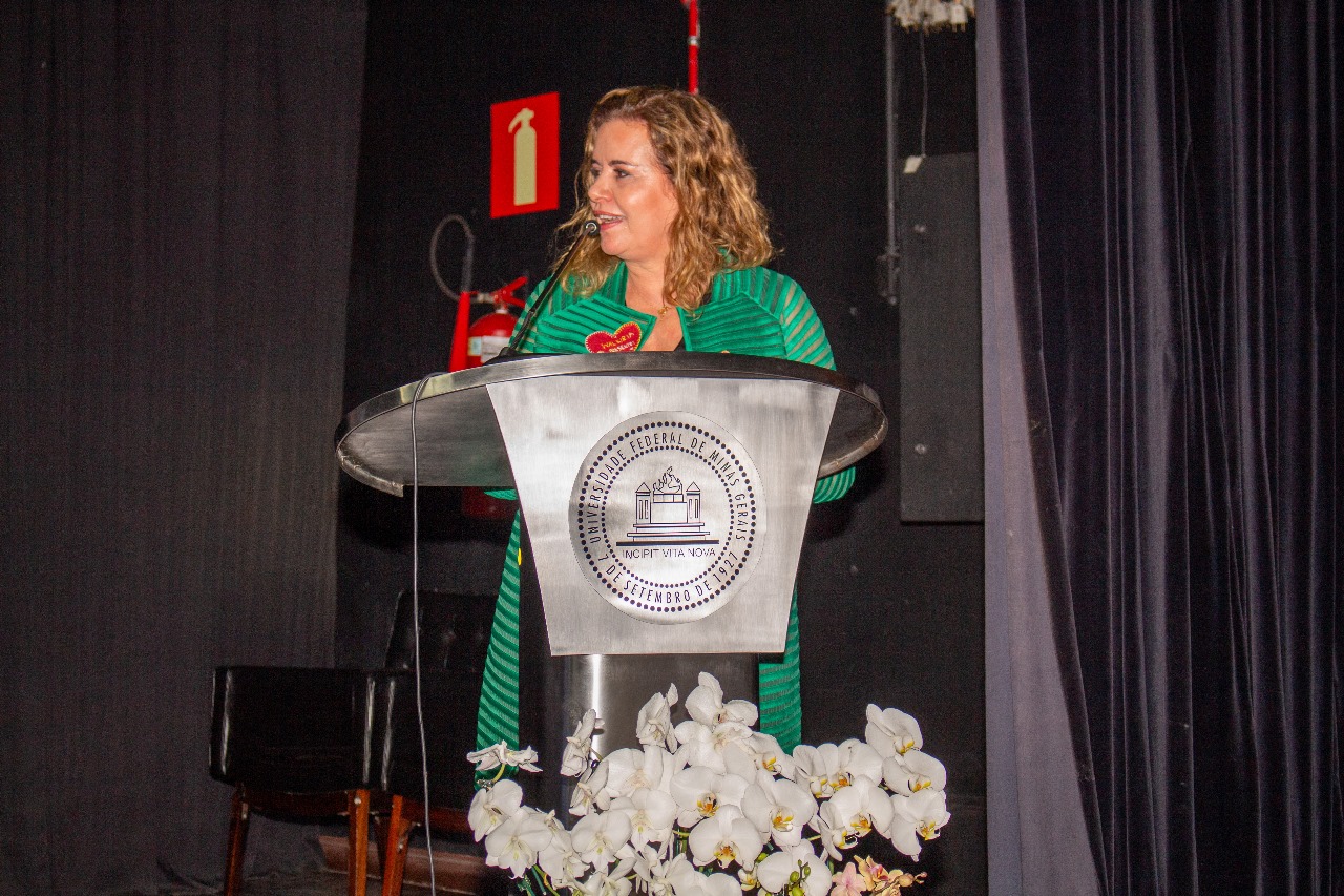 IRANY CAMPOS E ELZA PEREIRA, TAE DA UFMG, SÃO HOMENAGEADOS POR SUA LUTA CONTRA A DITADURA PELO CONSELHO UNIVERSITÁRIO 6